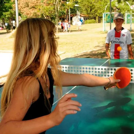 Camping Les Rives Du Lac