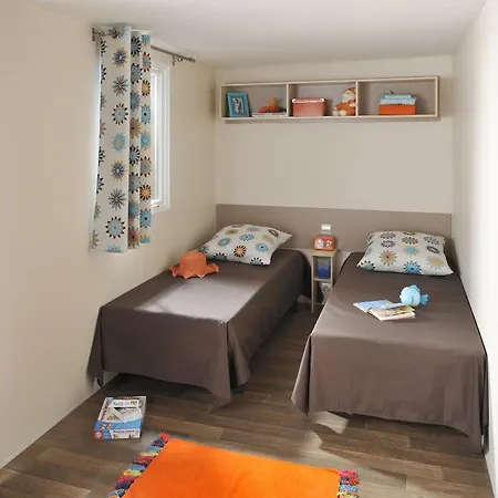 Camping Les Rives Du Lac ברבוטן-לה-באינס